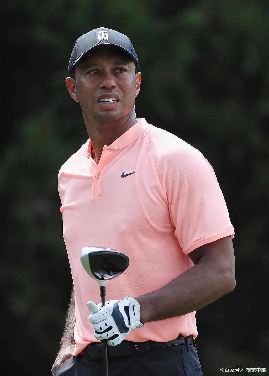 高尔夫明星选手受伤退赛,引发热议 高尔夫明星选手受伤退赛,引发热议