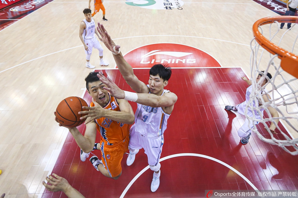 掘金完胜勇士,孙铭徽统治全场 掘金完胜勇士,孙铭徽统治全场