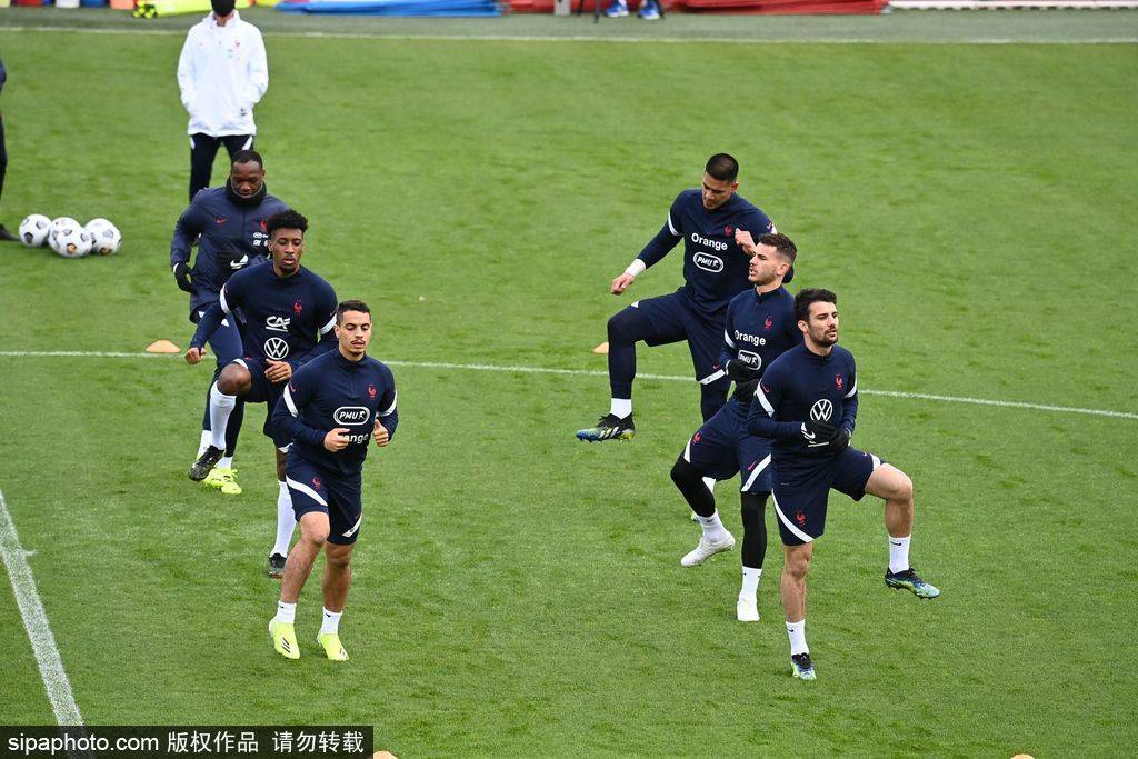 开云体育登录-法国队完胜泰国队，黄鸭组合刷新纪录