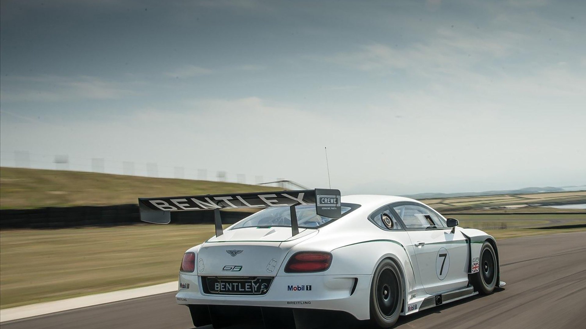 英超争冠焦点战映照下，吉林队稳稳拿下太阳的跨界体育启示